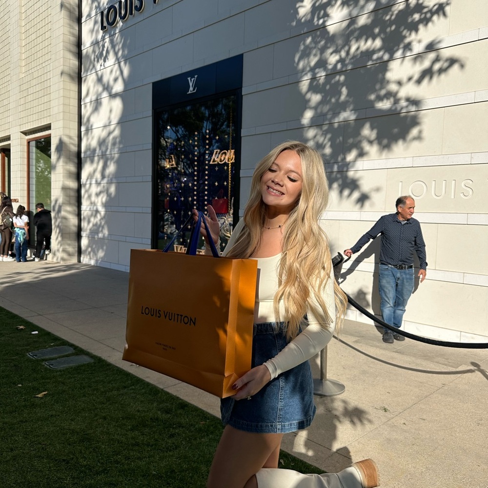 Meet your Posher, Sydney